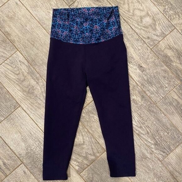 Fabletics XS Crop Leggings Extra Small foldover Waistband Capri Womens Stretch - Picture 1 of 6